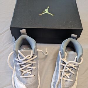 Jordan Kids Sneakers in Light Gray and White